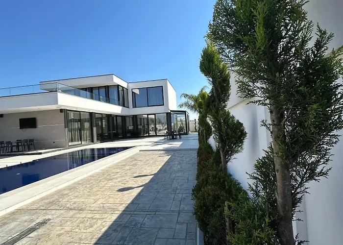 Infinity וילה Rrushkull (Durres)