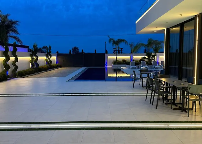 Infinity וילה Rrushkull (Durres)